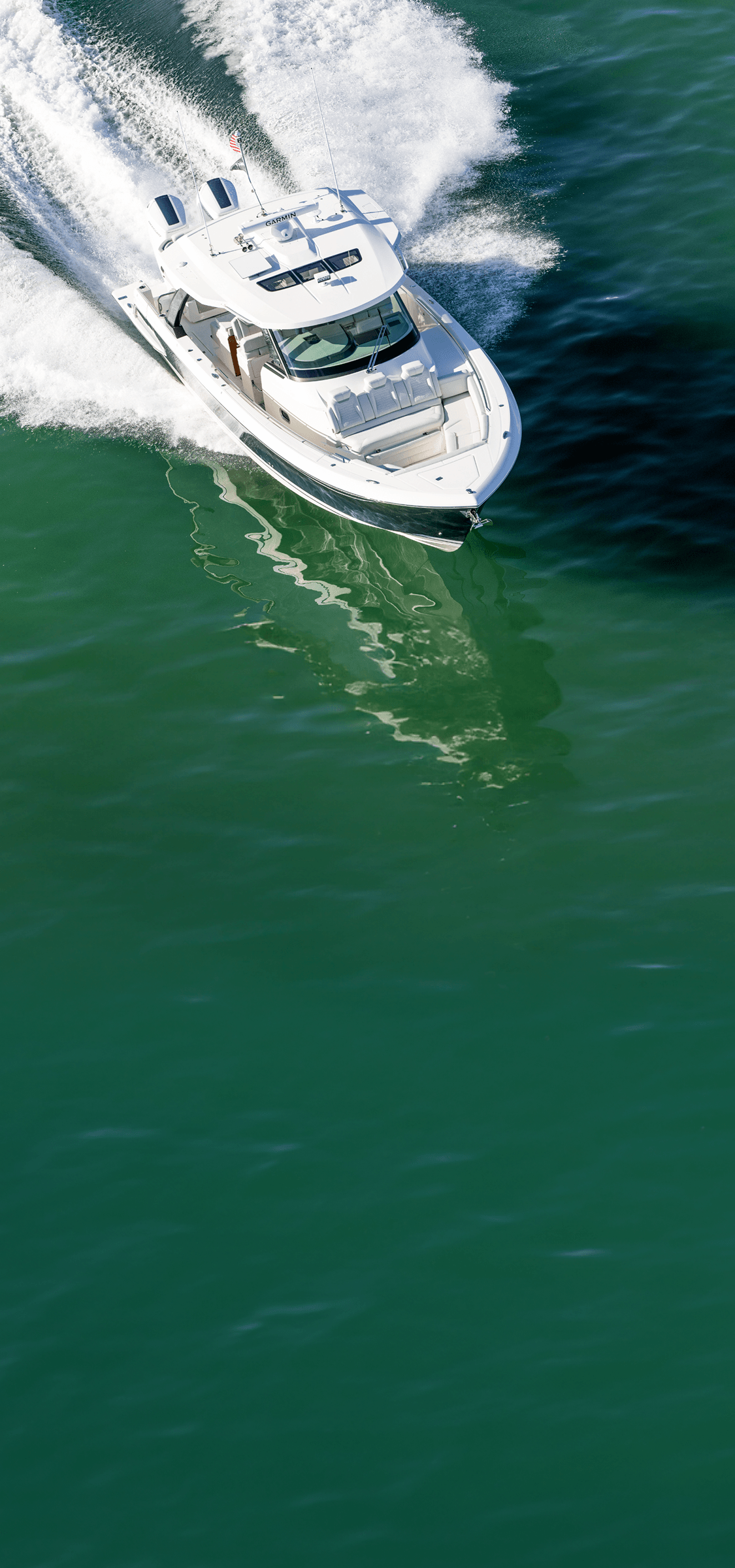 43 ls Boat on water